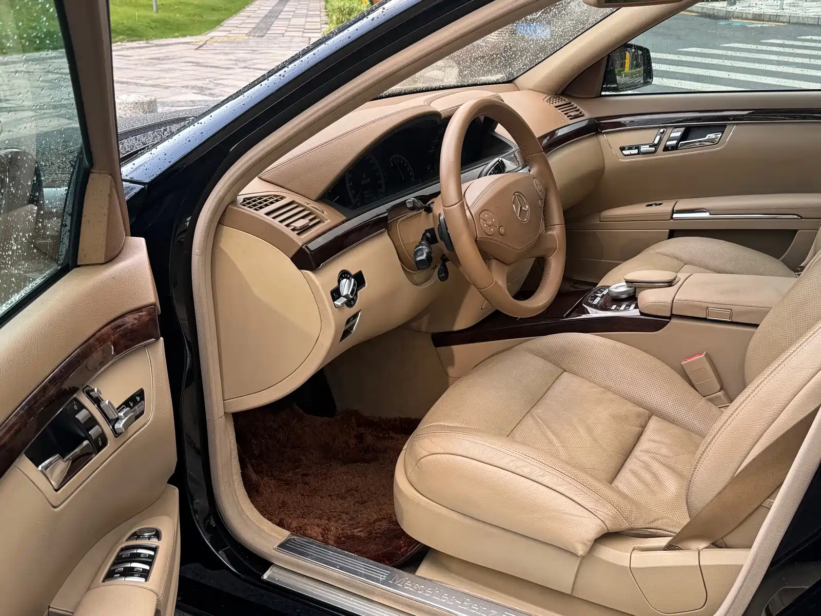 Photo 8 - Mercedes-Benz S-Class