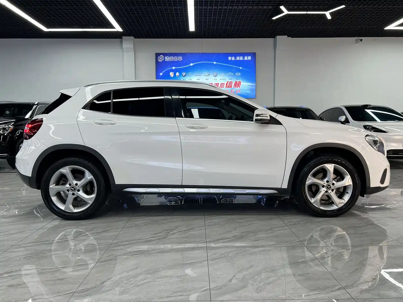 Mercedes-Benz GLA 2018 GLA 200 Dynamic фото 4