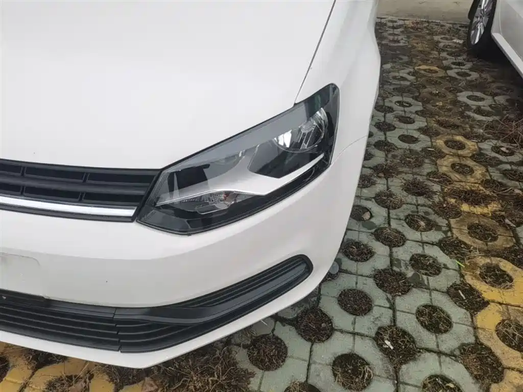 Volkswagen Polo 2016 1.4L Manual Trend фото 24