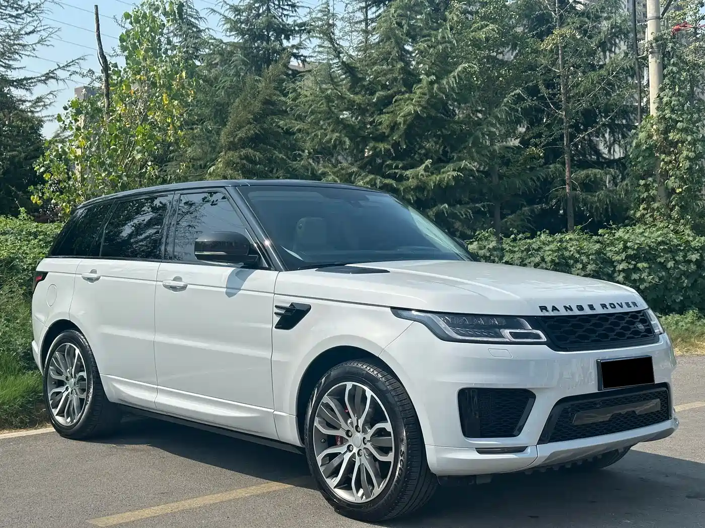 Land Rover Range Rover Sport 2022 3.0 L6 Gloss Black Edition фото 3