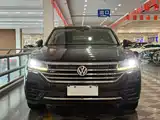 Фото 2 - Volkswagen Touareg