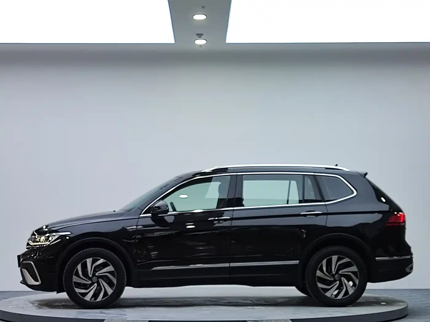 Volkswagen Tiguan L 2023 280TSI 2WD Trend Limited Edition фото 4