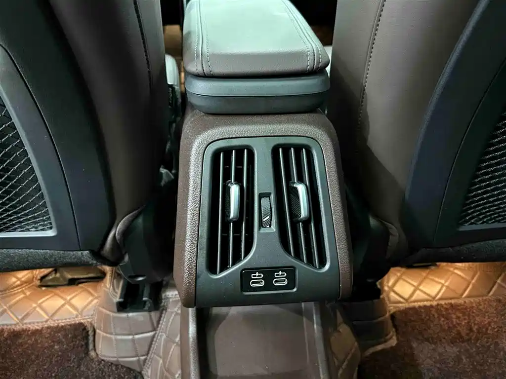 BMW X1 2023 sDrive20Li X Design Package фото 15