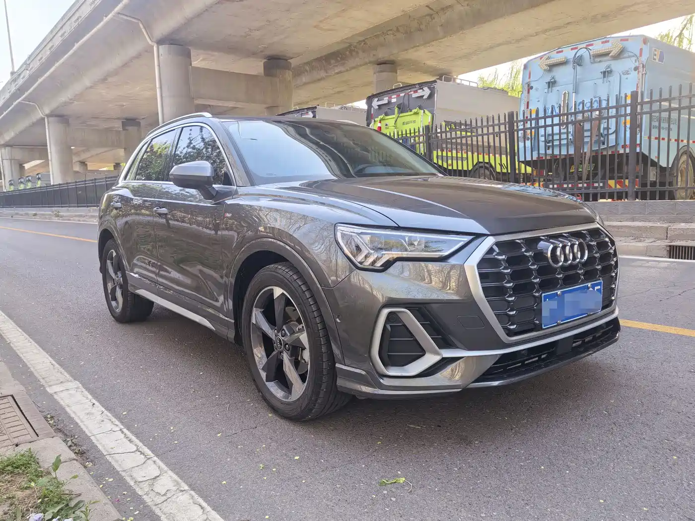 AUDI Q3