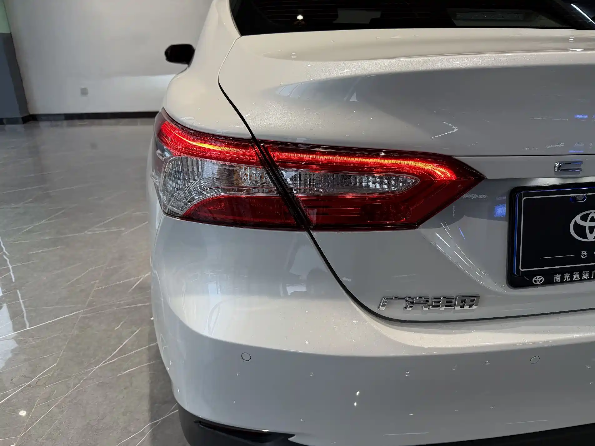 Фото 6 - Toyota Camry