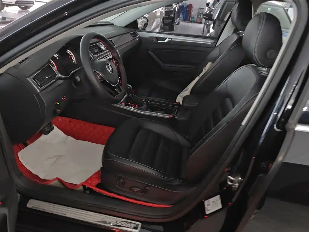 Volkswagen Passat 2017 330TSI DSG Prestige фото 12
