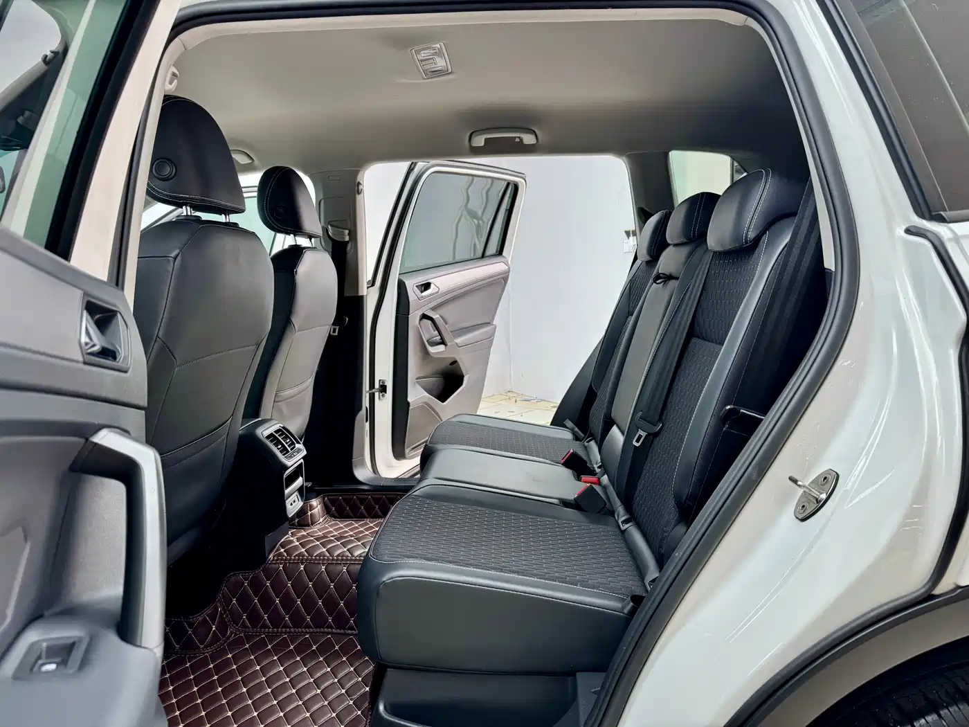 Volkswagen Tiguan L 2019 330TSI Automatic 2WD Trend Edition China VI фото 9