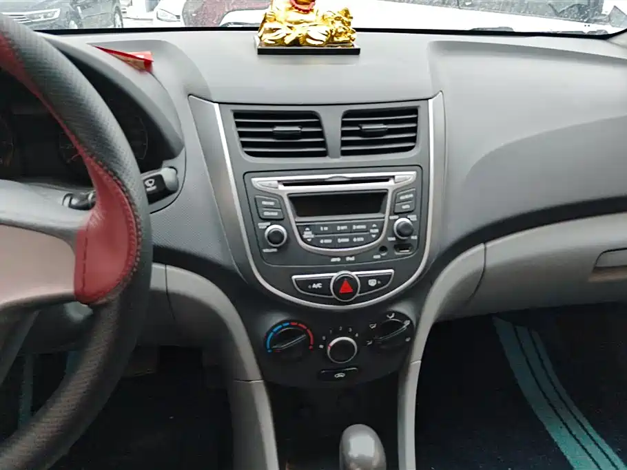 Hyundai Verna 2014 1.4L Automatic Smart GLS фото 13