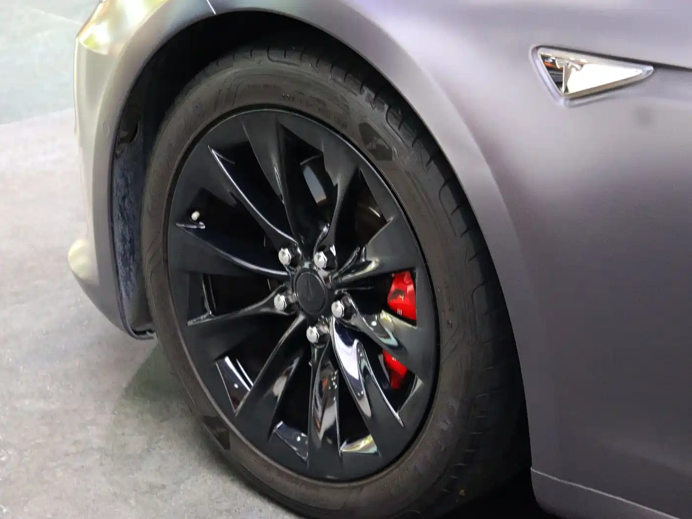 TESLA MODEL S