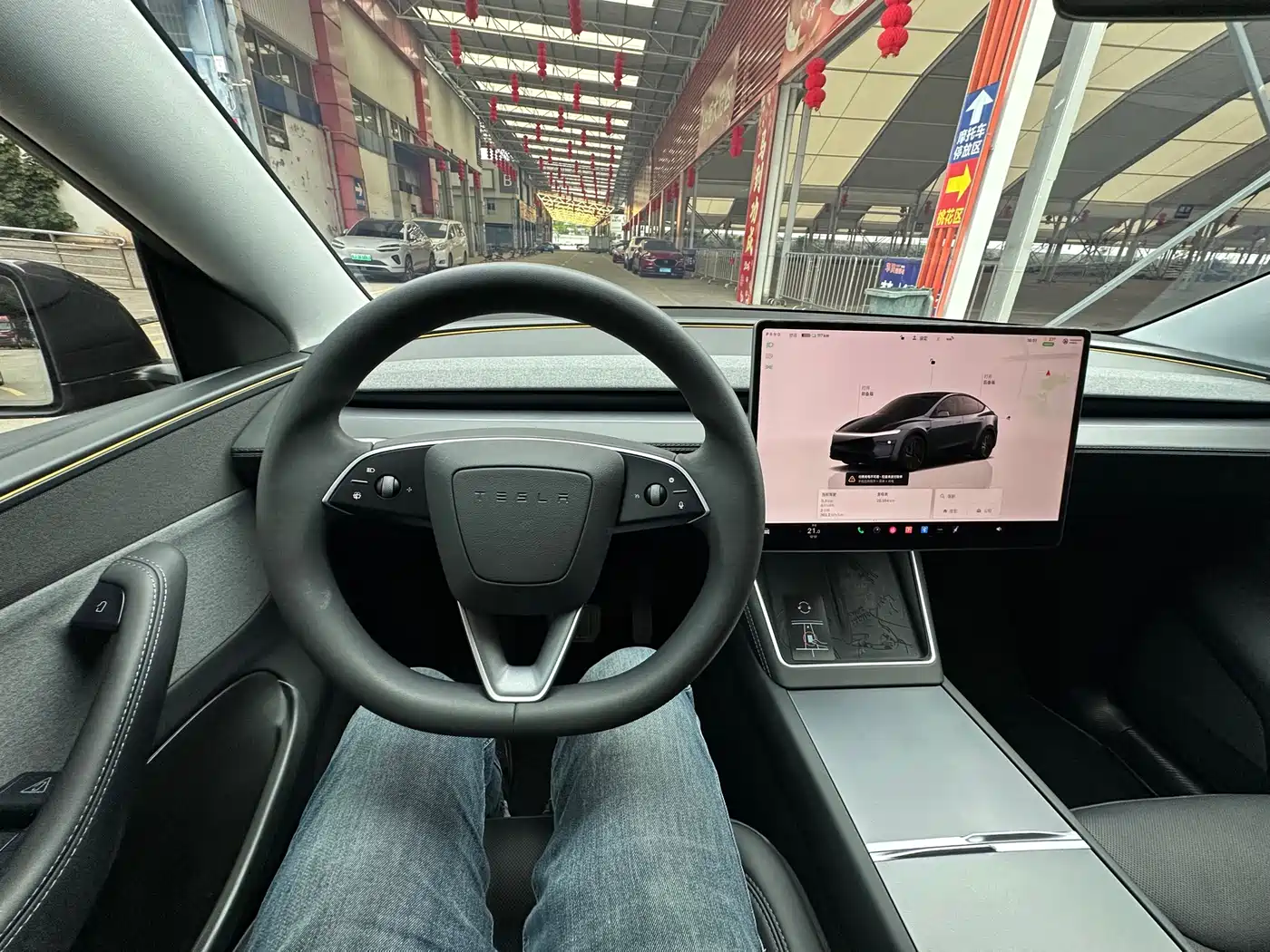 TESLA MODEL Y