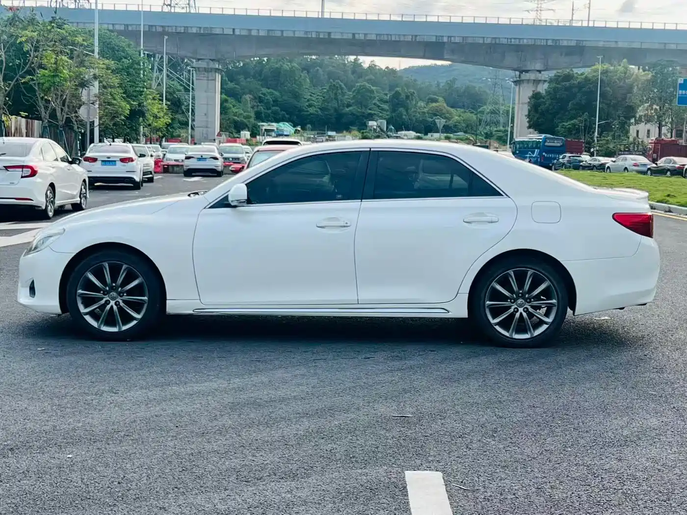 Toyota Reiz 2013 2.5V Premium Edition фото 3