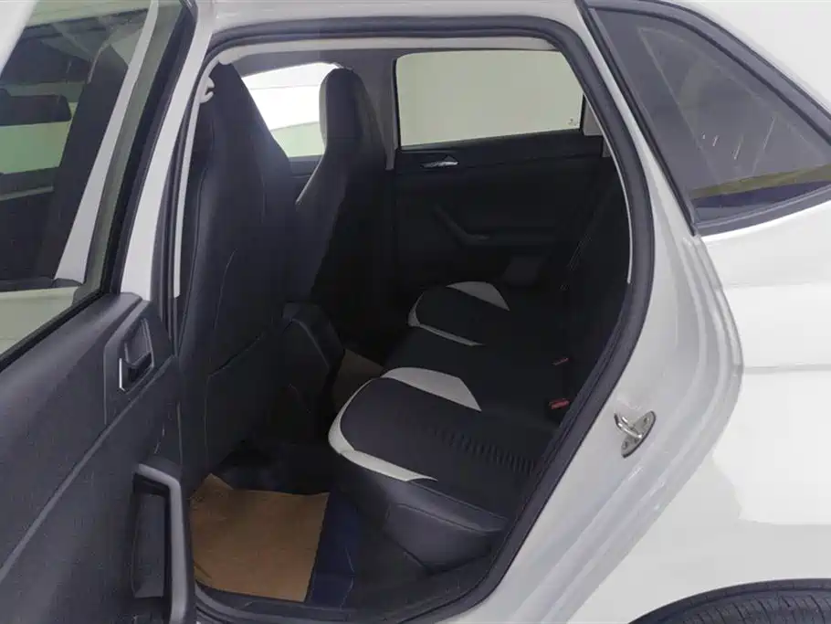 Volkswagen Polo 2021 Plus 1.5L Automatic Colorful Tech Edition фото 11