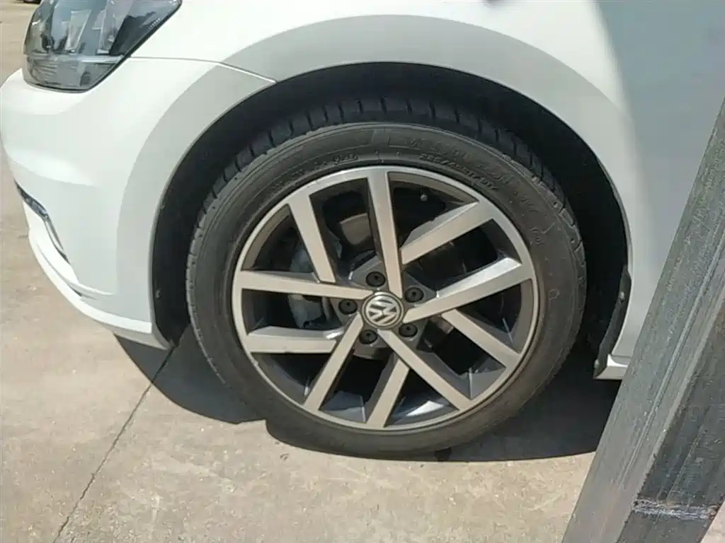 Volkswagen Golf 2019 280TSI DSG Luxury (China V) фото 23
