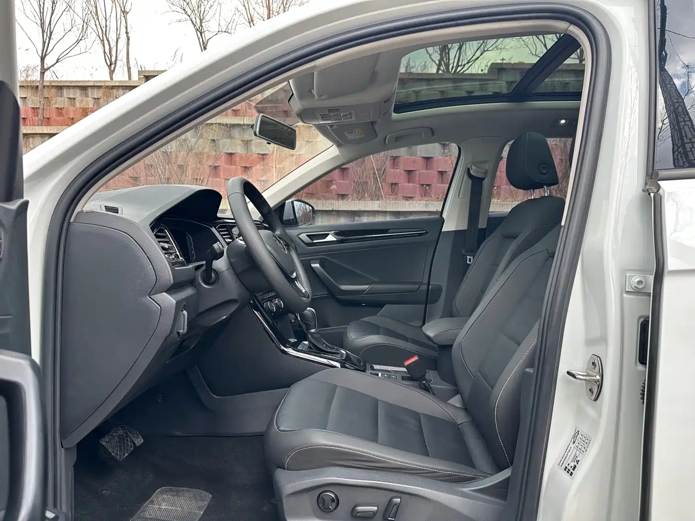Volkswagen T-ROC 2022 280TSI DSG 2WD Comfort PLUS фото 4