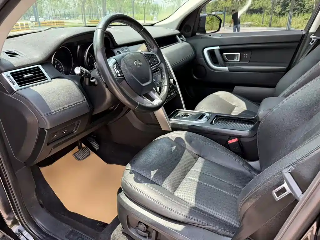 Фото 10 - Land Rover Discovery Sport