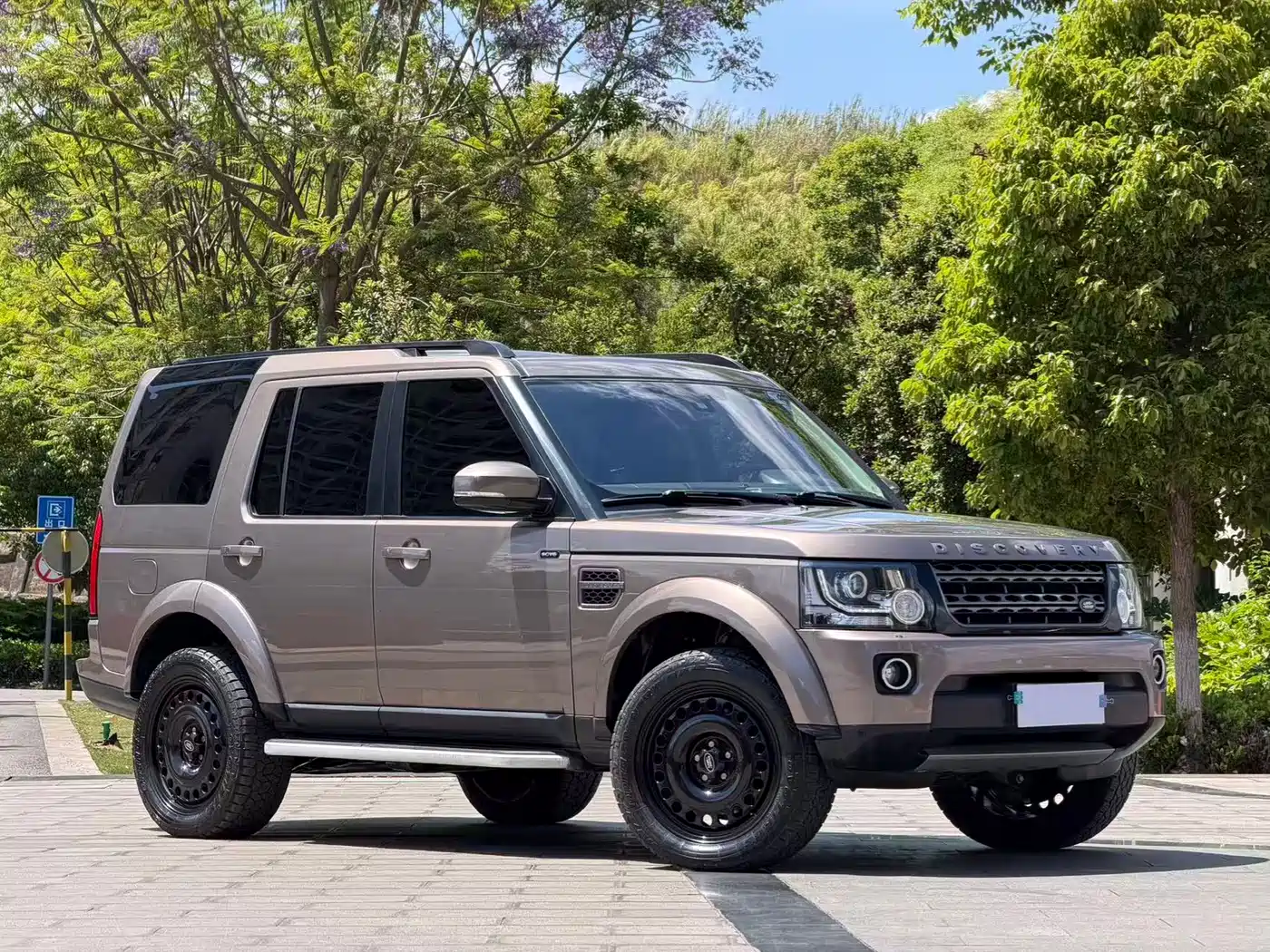 Land Rover Discovery 2016 3.0 SC V6 HSE фото 19