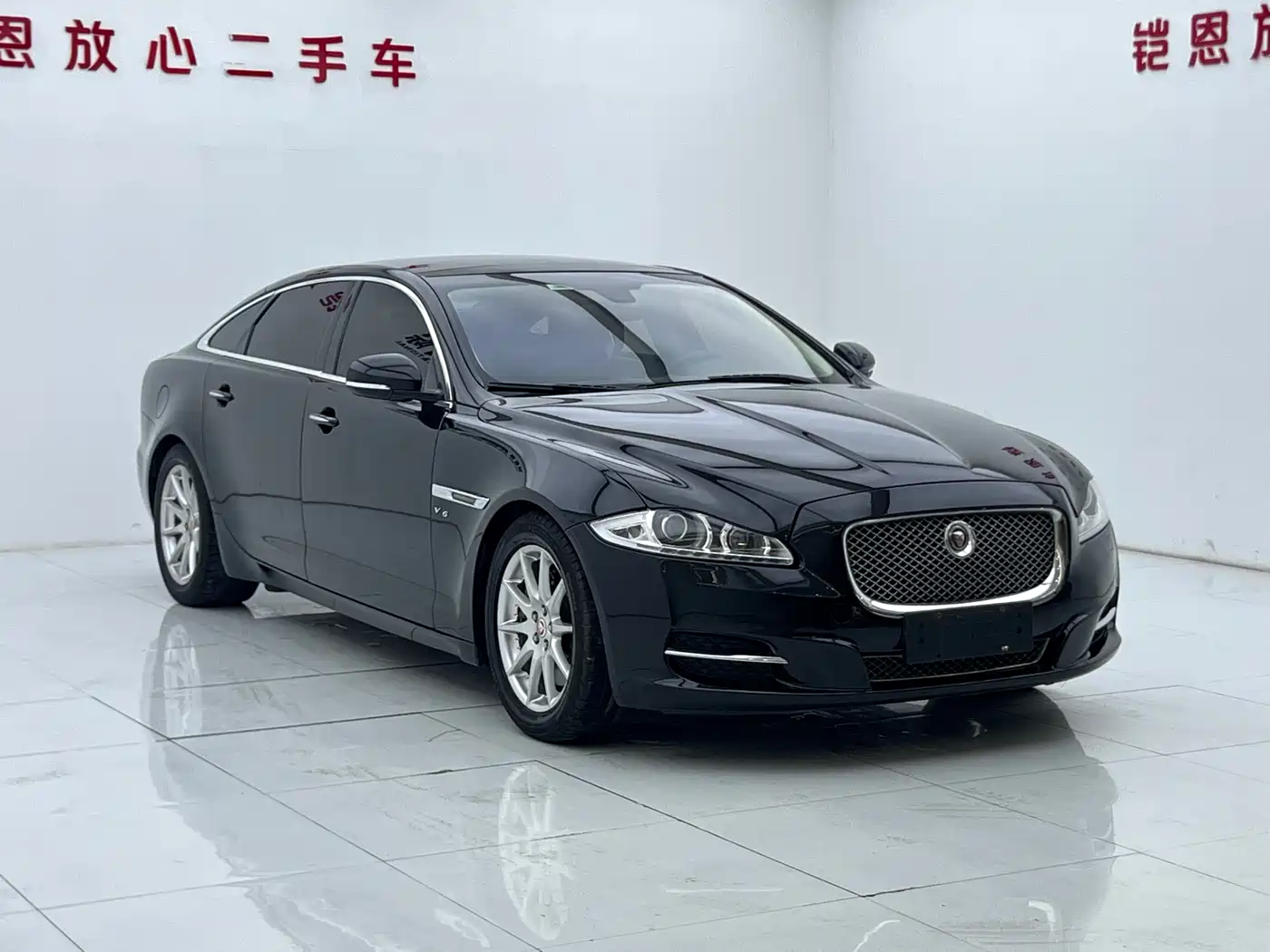 Jaguar XJ 2015 XJL 3.0 SC 2WD Panorama Business Edition фото 3