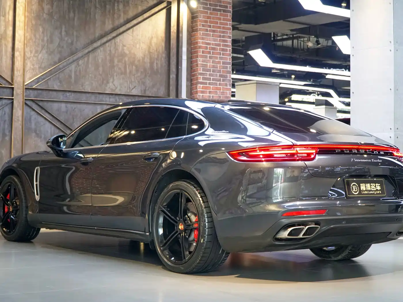 PORSCHE PANAMERA