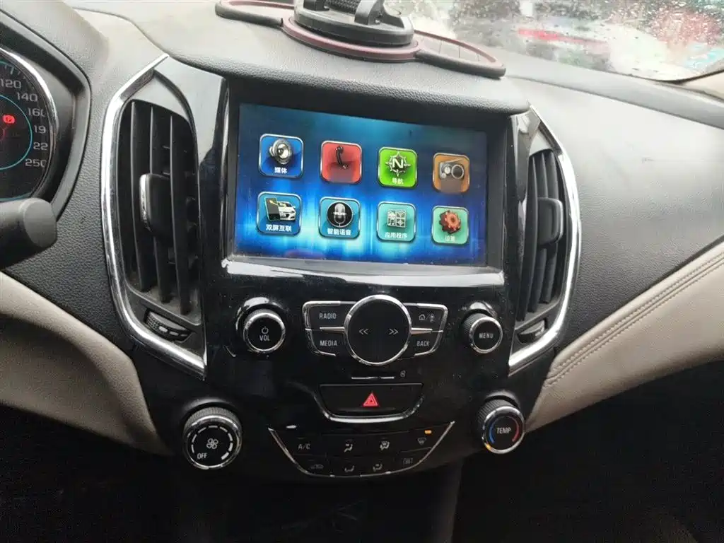 Chevrolet Cruze 2015 1.5L Automatic Luxury Edition фото 6