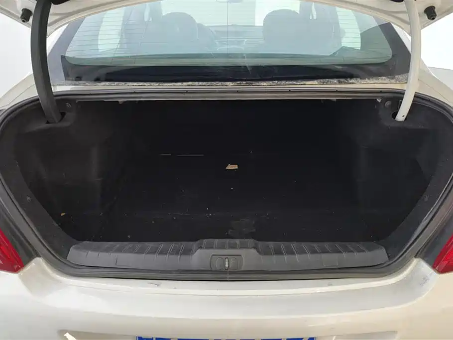 Peugeot 308 2013 Model 1.6L Automatic Trend Style фото 4