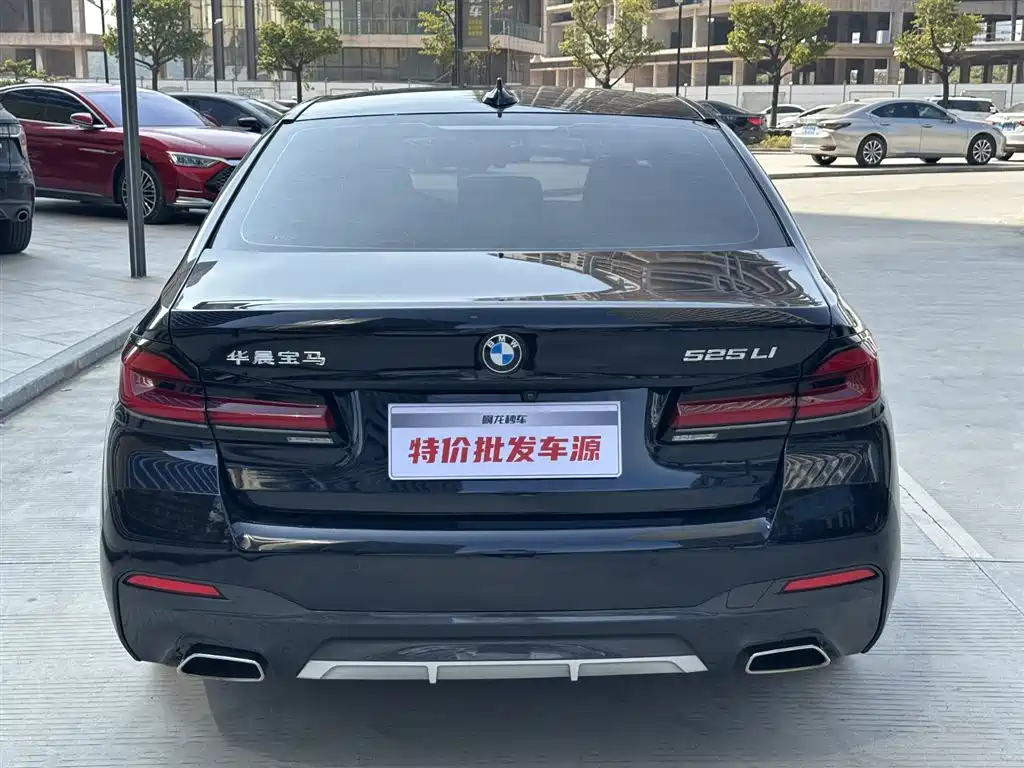 BMW 5 Series 2022 Model Second Facelift 525Li M Sport Package фото 6
