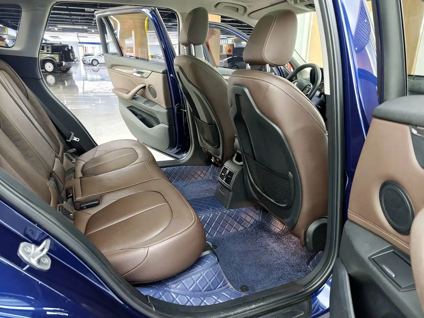 BMW X1 2019 sDrive18Li Premium Model фото 10