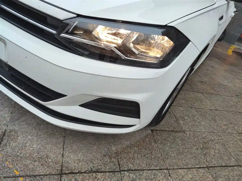 Volkswagen Polo 2019 Plus 1.5L Automatic Colorful Tech Edition фото 24