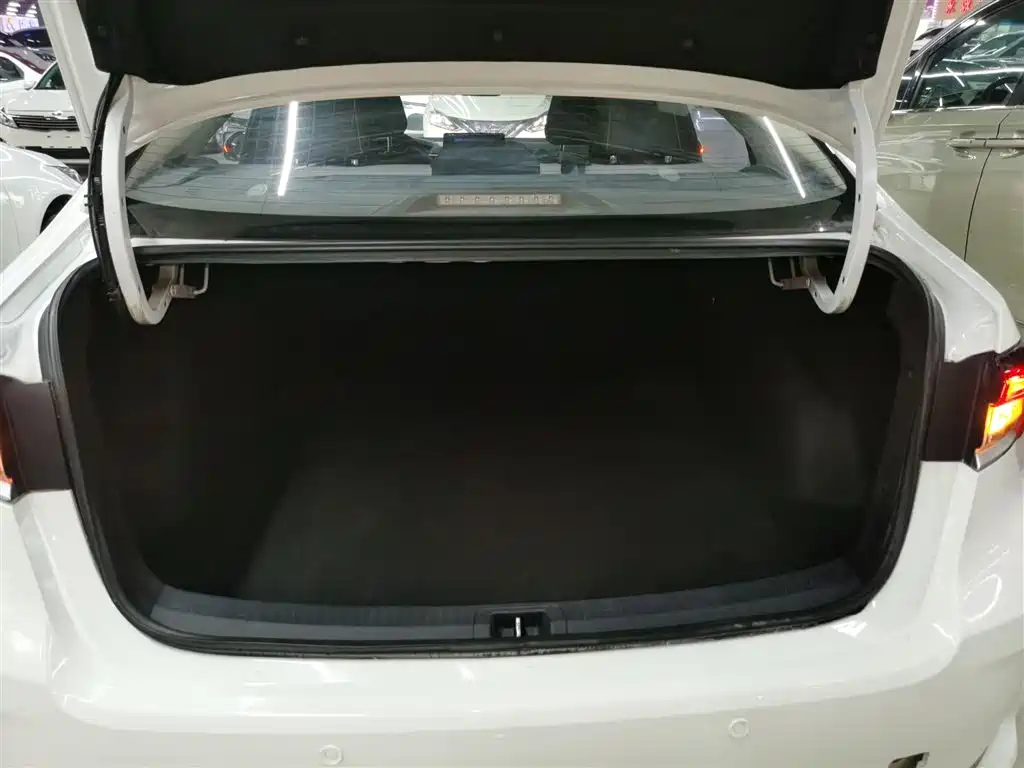 Toyota Corolla 2023 1.2T Pioneer Edition фото 9