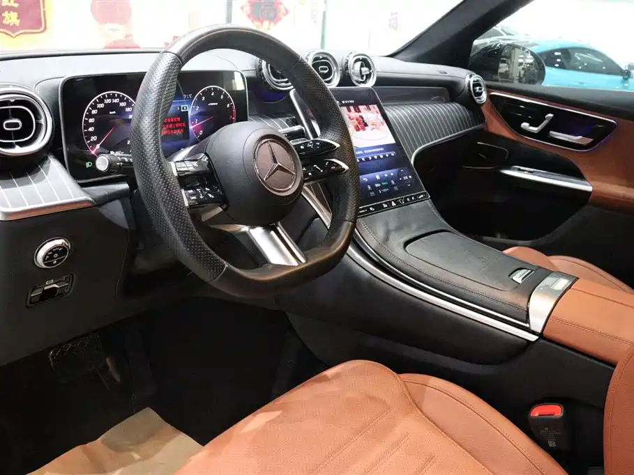 Mercedes-Benz GLC 2024 GLC 260 L 4MATIC Luxury 5-seater фото 6