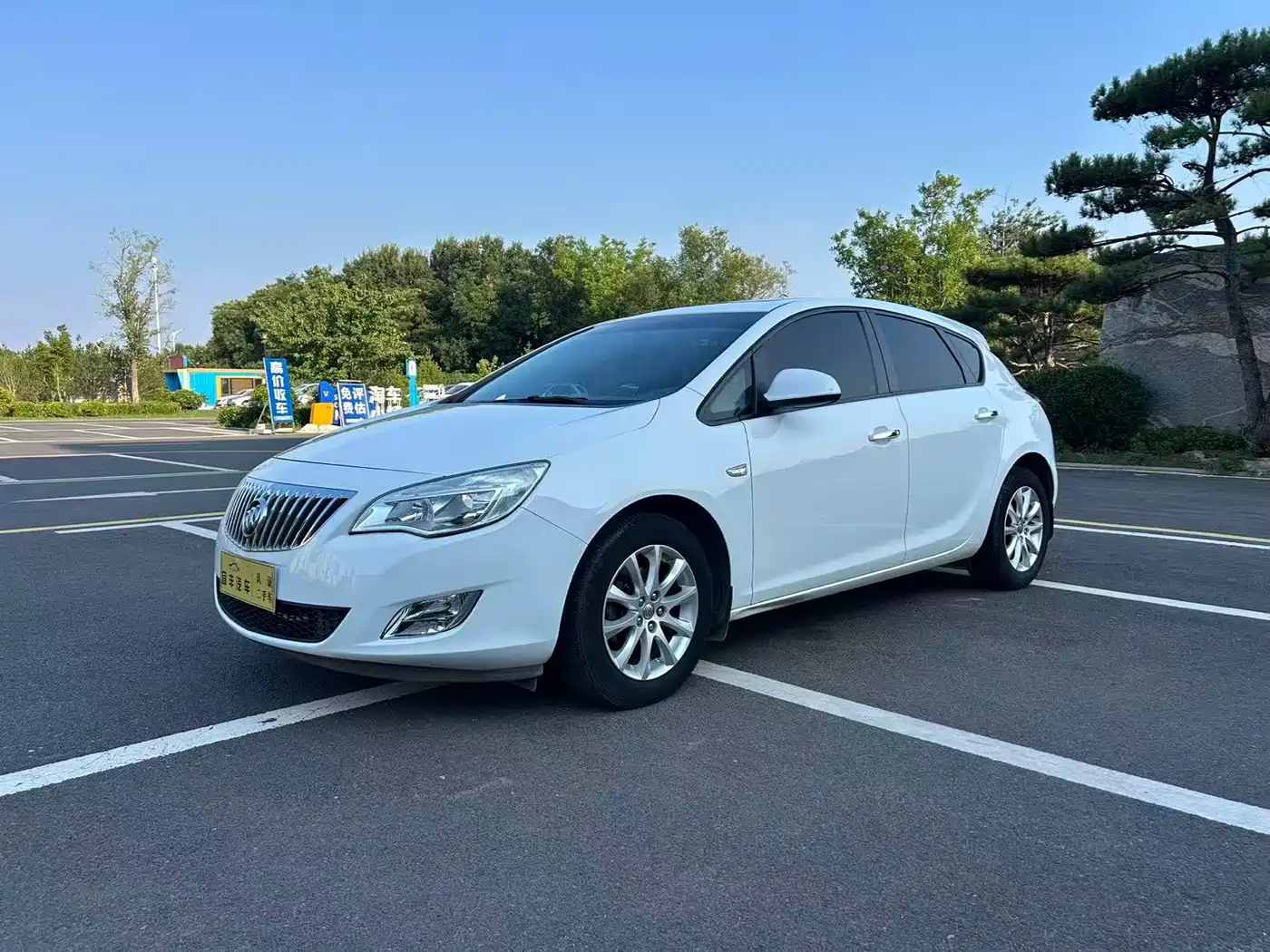 Photo 1 - Buick Excelle
