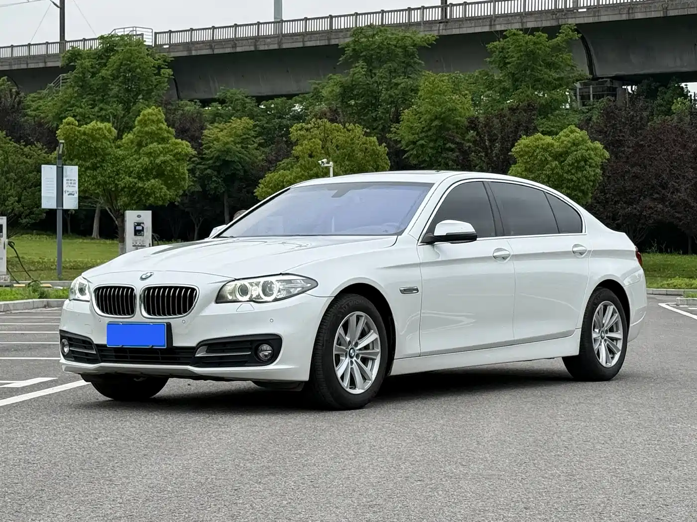 BMW 5 Series 2017 520Li Classic Edition