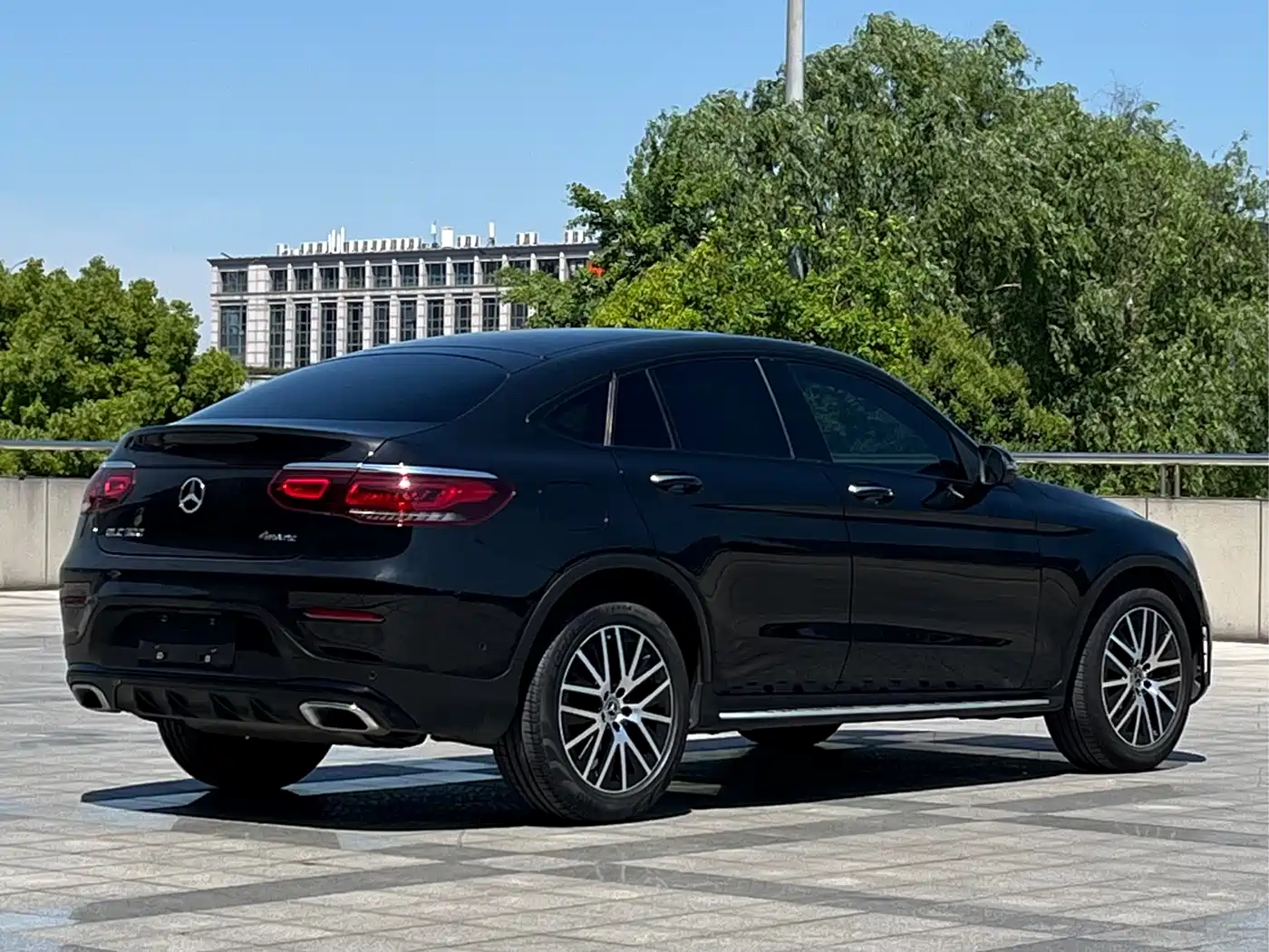 Mercedes-Benz GLC Coupe 2021 GLC 300 4MATIC Coupe SUV фото 4