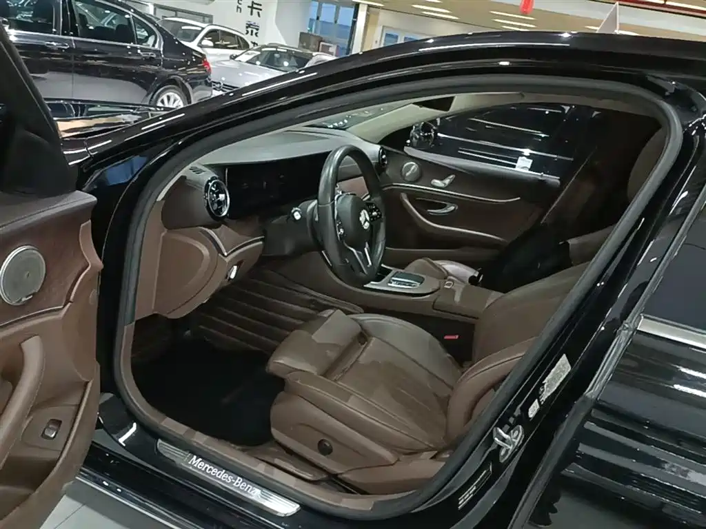 Mercedes-Benz E-Class 2020 E 260 L фото 16