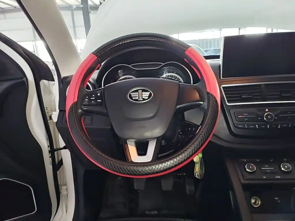 Besturn X40 2018 2017 1.6L Manual Luxury