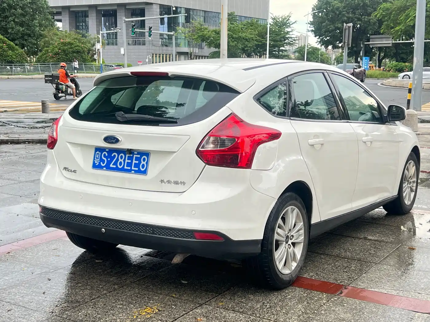 Фото 4 - Ford Focus