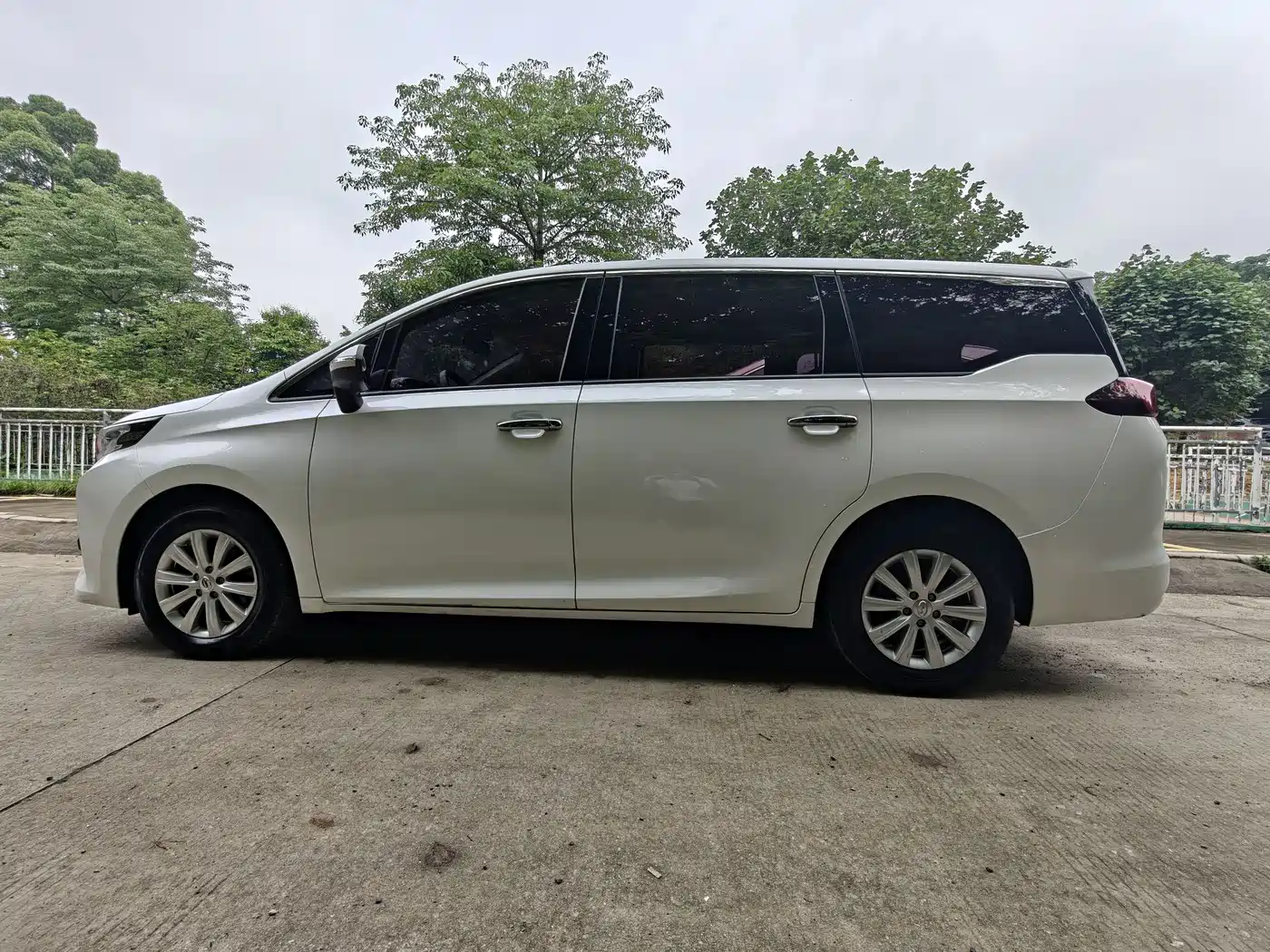 GAC Trumpchi Trumpchi M6 2019 270T Automatic Elite (7-seater) China V фото 3