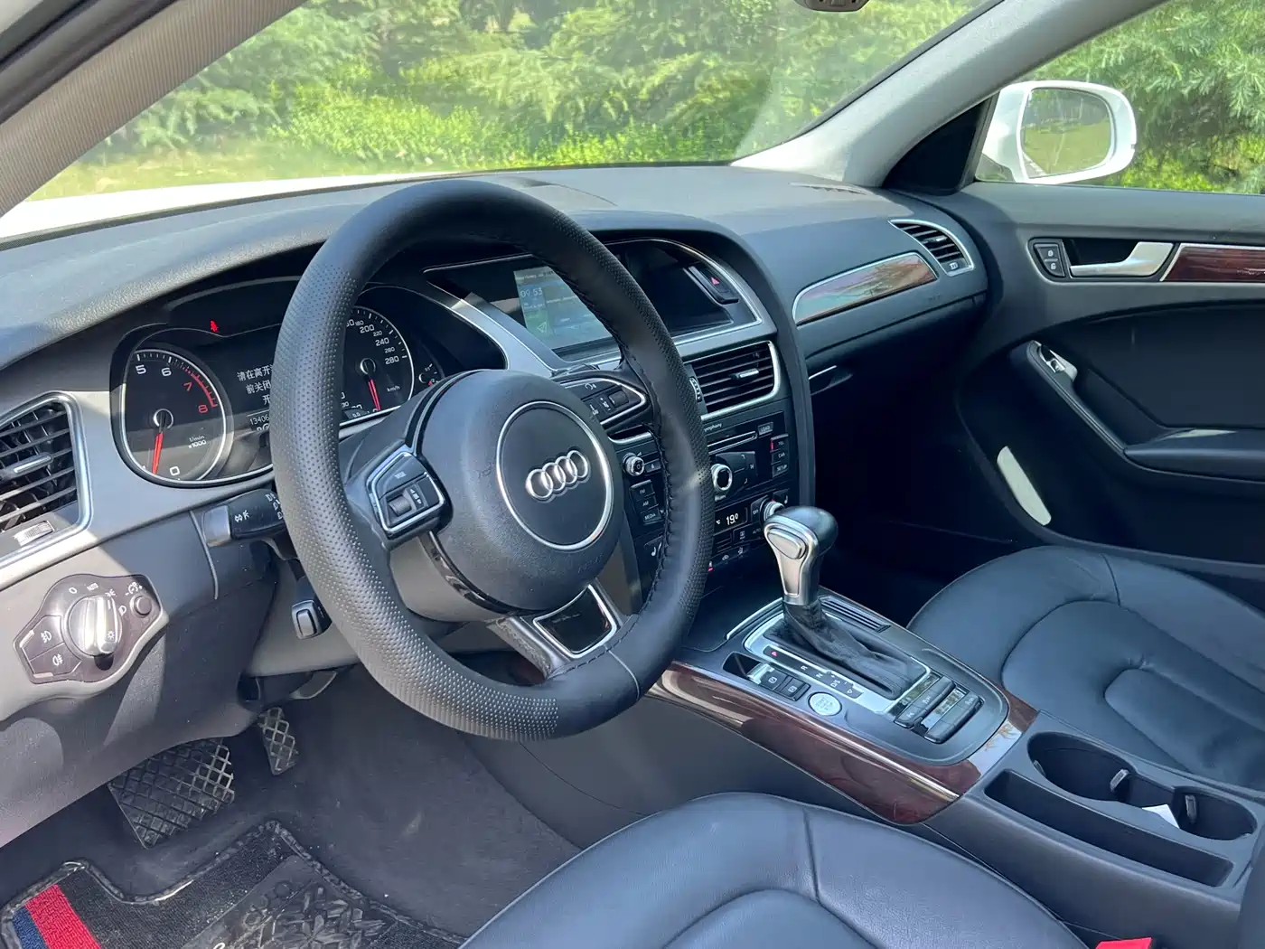Audi A4L 2016 35 TFSI Collector's Edition S line Comfort фото 3
