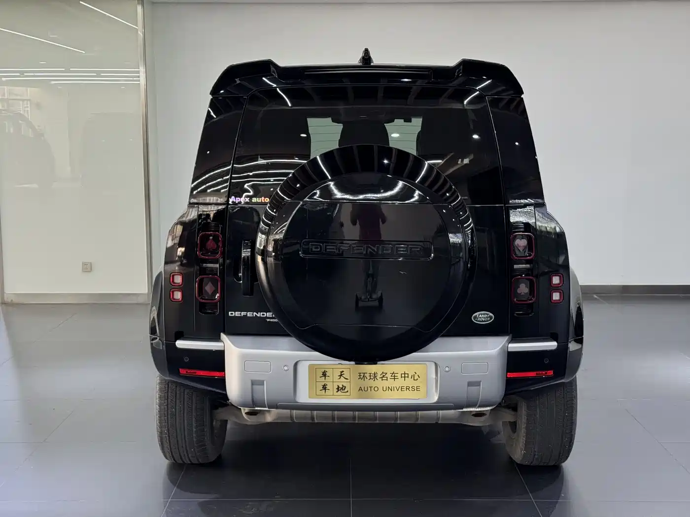 Land Rover Defender 2023 Model 90 3.0T P400 XS фото 12