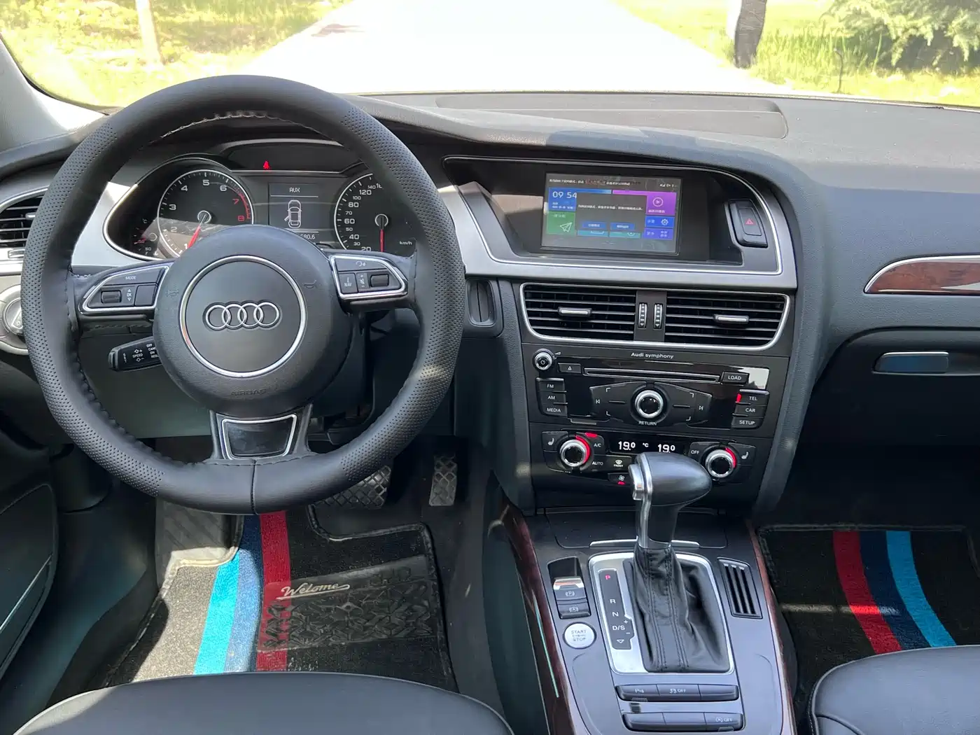 Audi A4L 2016 35 TFSI Collector's Edition S line Comfort фото 9