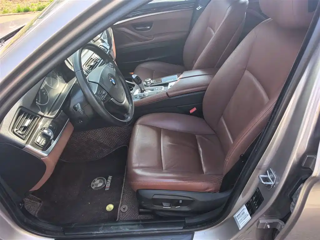 BMW 5 Series 2014 525Li Leading фото 13