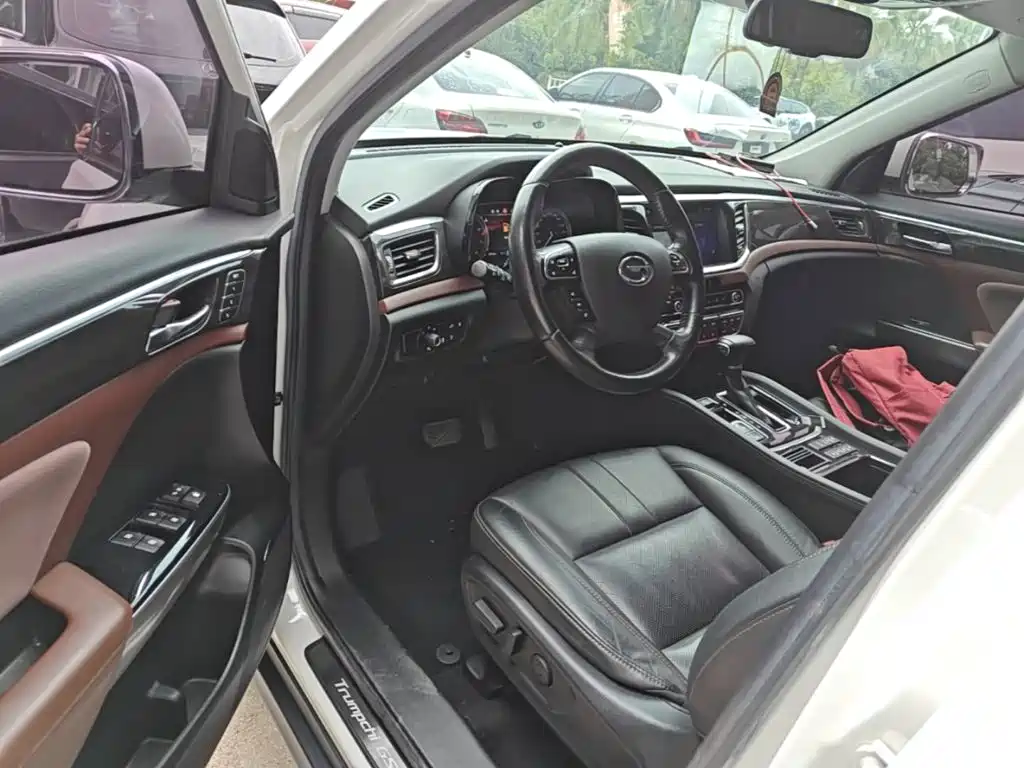 GAC Trumpchi Trumpchi GS8 2017 2017 320T 2WD Luxury Smart Connect (7-seater)