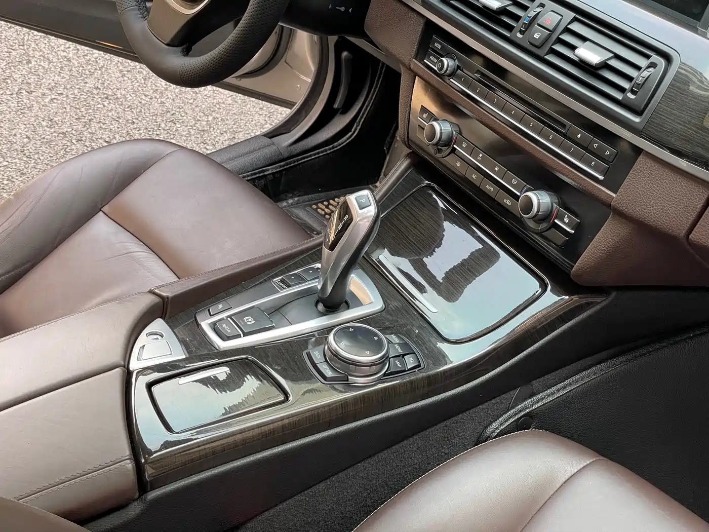 BMW 5 Series 2014 525Li Luxury Design Package фото 16