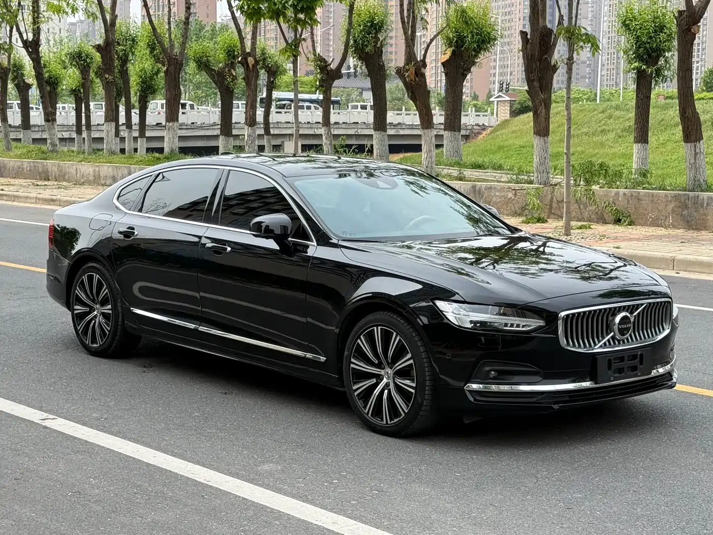 Volvo S90 2021 B5 Elegance Luxury Edition фото 3