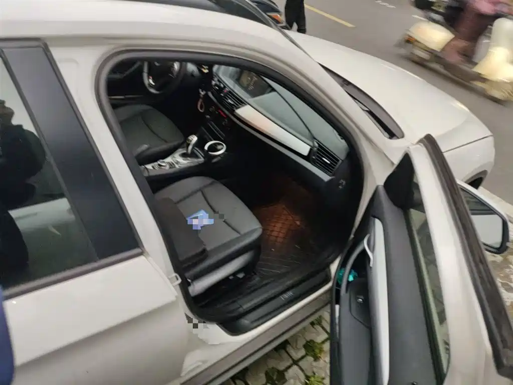 BMW X1 2014 sDrive18i Leading Edition фото 20
