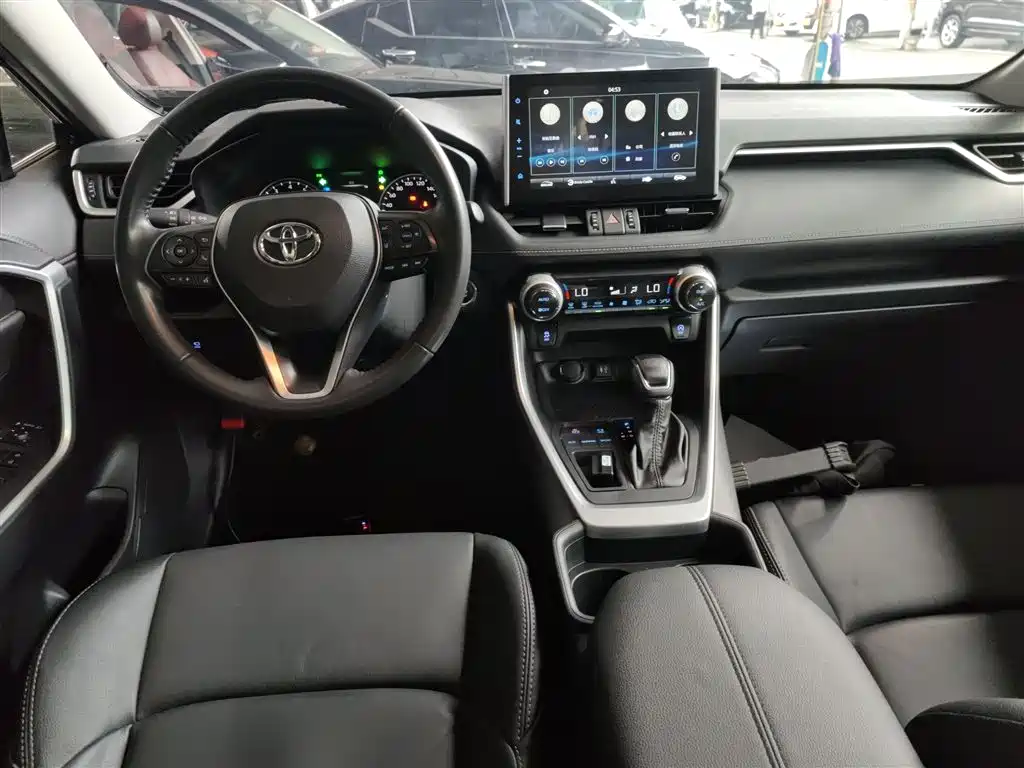 Toyota Wildlander 2022 2.0L CVT FWD Luxury PLUS Edition фото 10