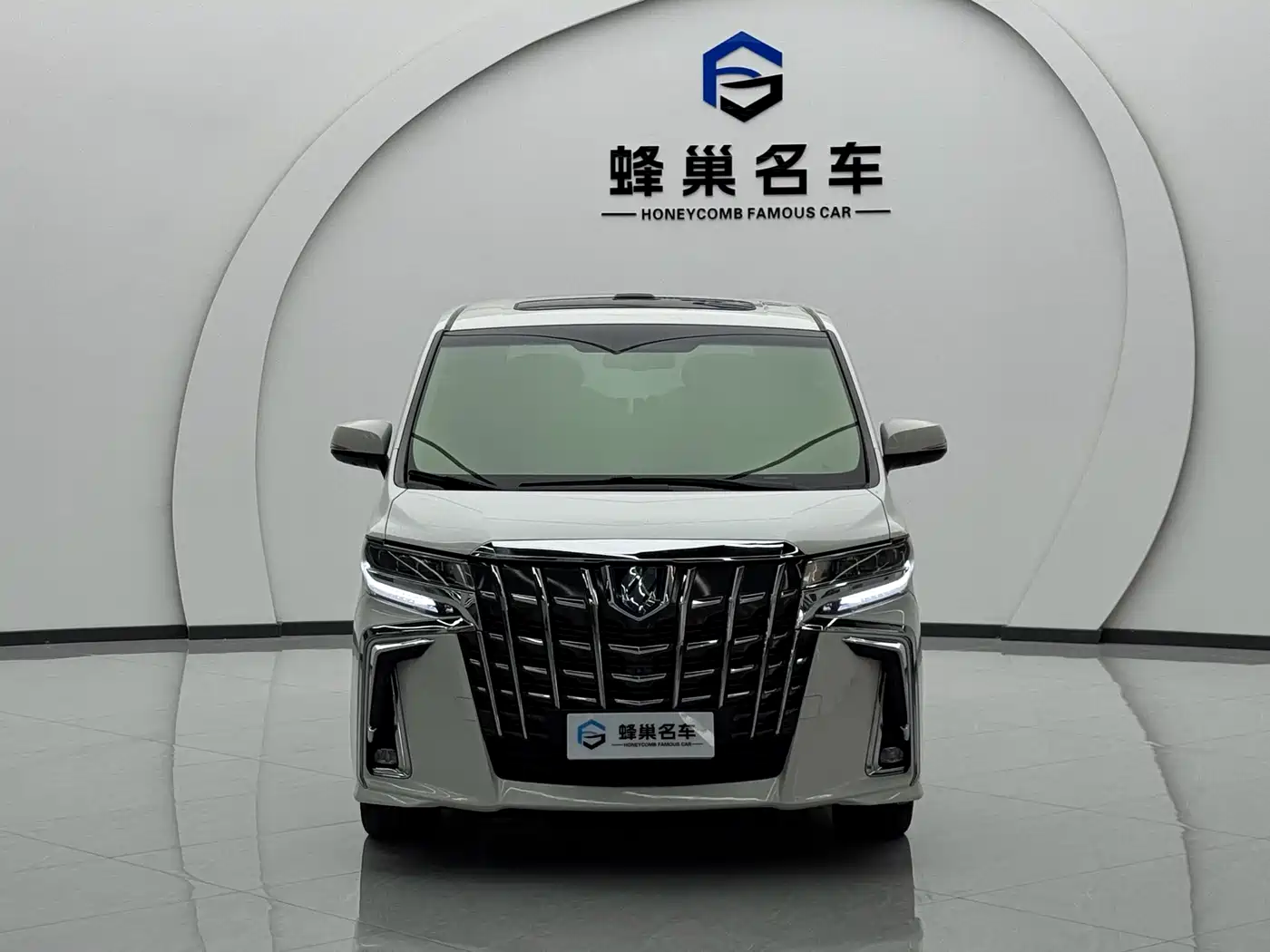 Toyota Alphard 2015 3.5L Luxury Edition фото 2
