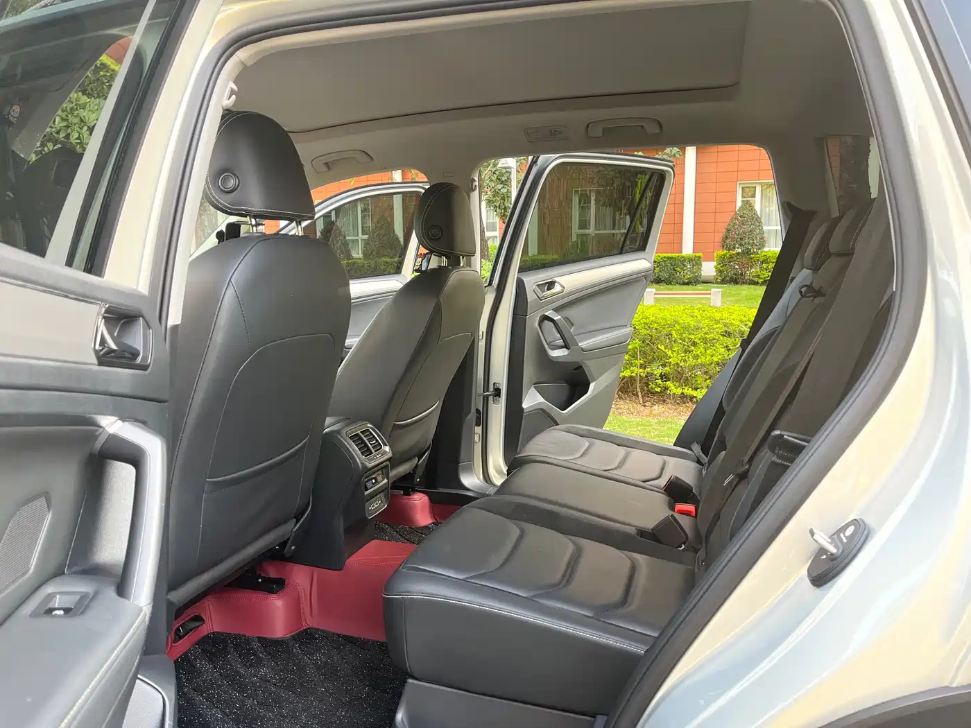 Volkswagen Tiguan L 2021 330TSI Automatic 2WD Smart фото 8
