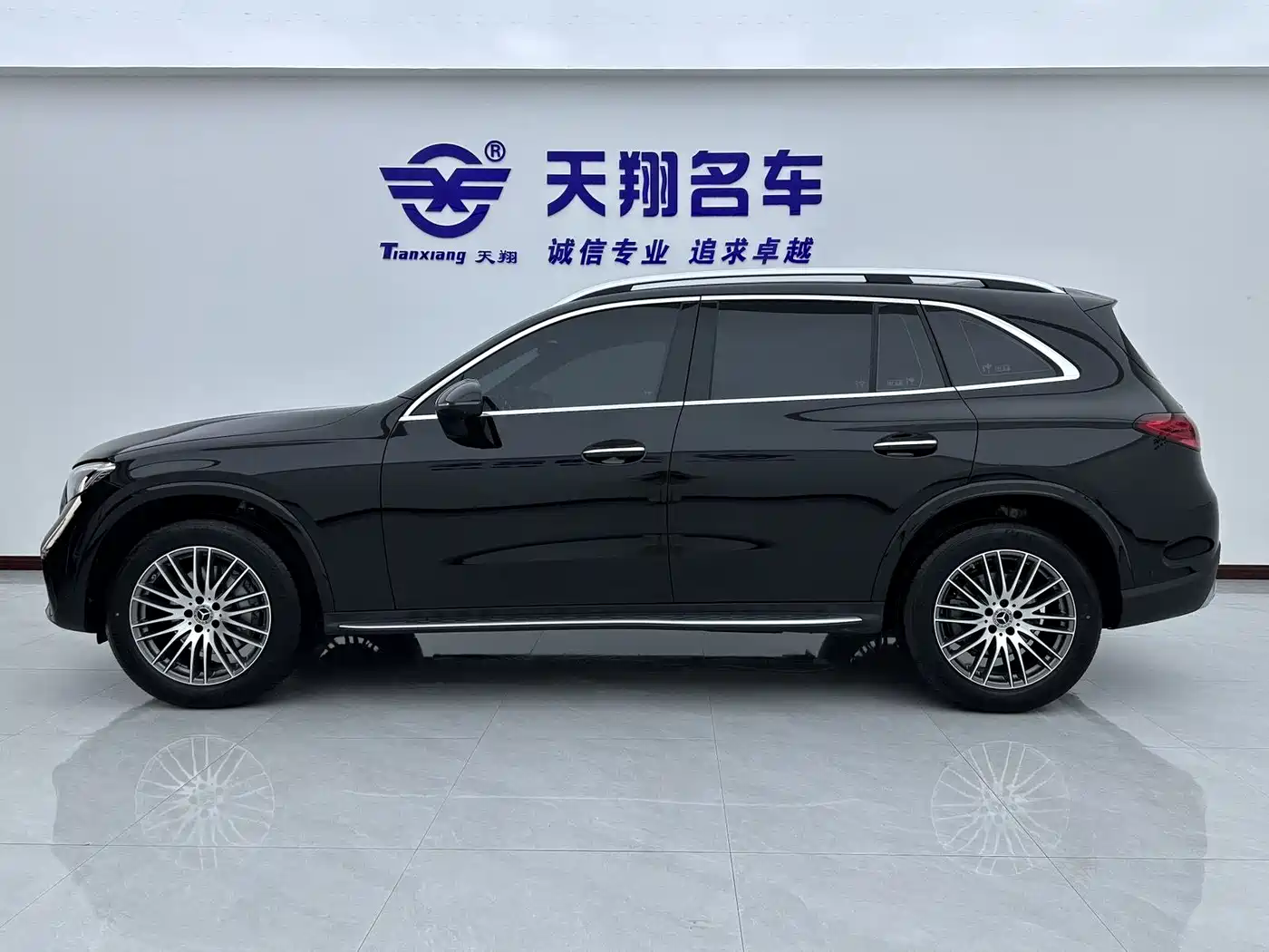 Mercedes-Benz GLC 2024 Facelift GLC 300 L 4MATIC Sport 5-seater фото 4