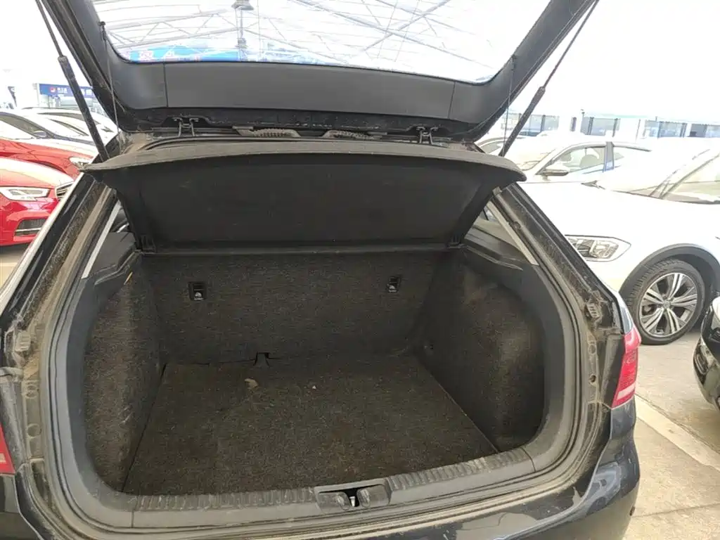 Volkswagen Lavida Tour 2013 1.6L Automatic Trend Style фото 19