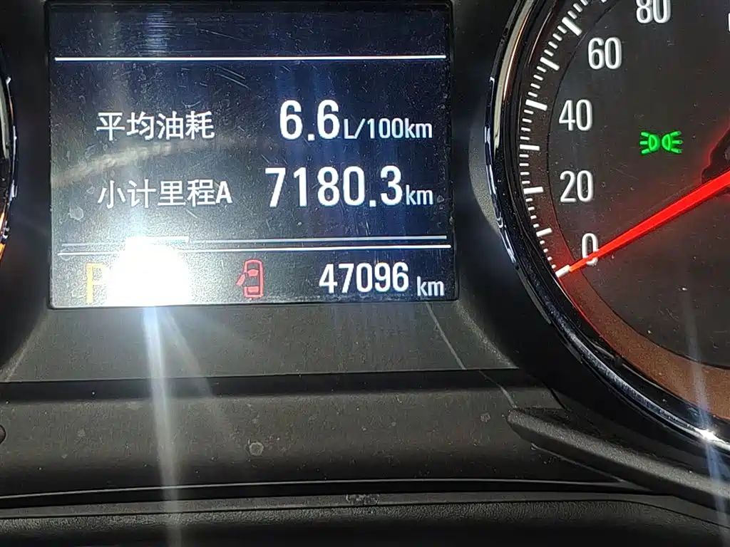 Chevrolet Volando 2020 Mild Hybrid Redline 530T Automatic Premium Edition (5+2 seater) фото 9